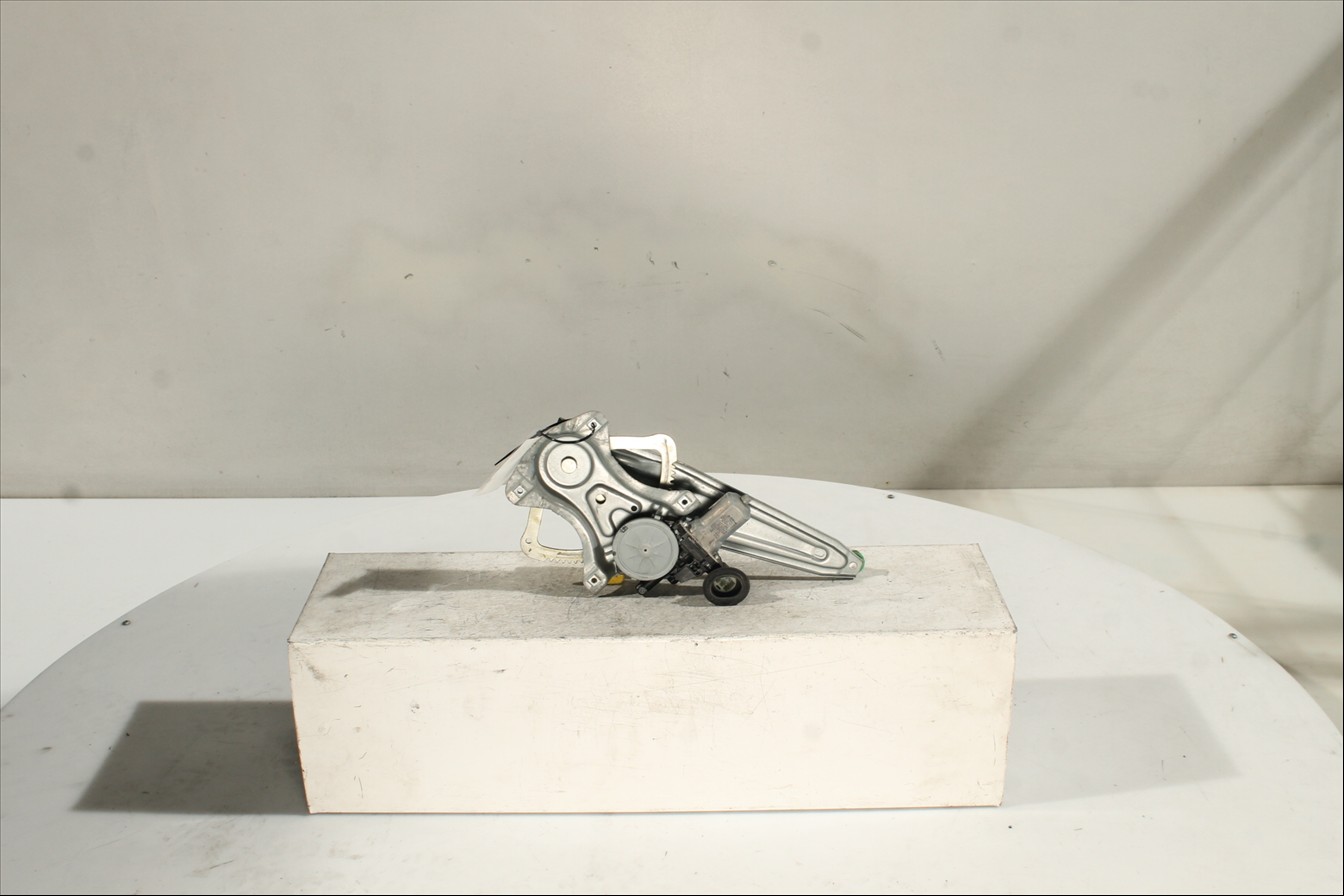 Elevalunas eléctrico puerta Tra. Der.