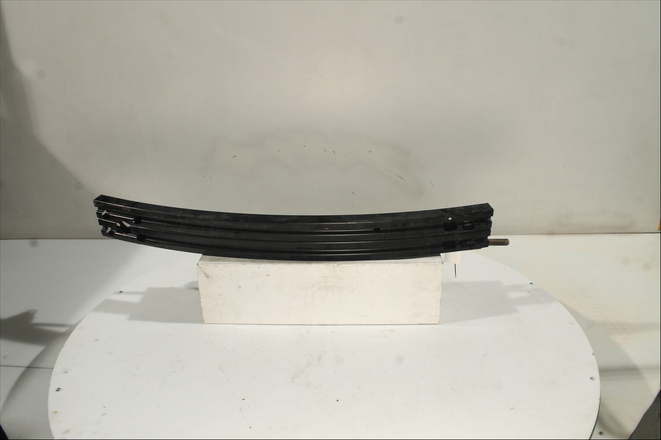 Traviesa paragolpes Del.