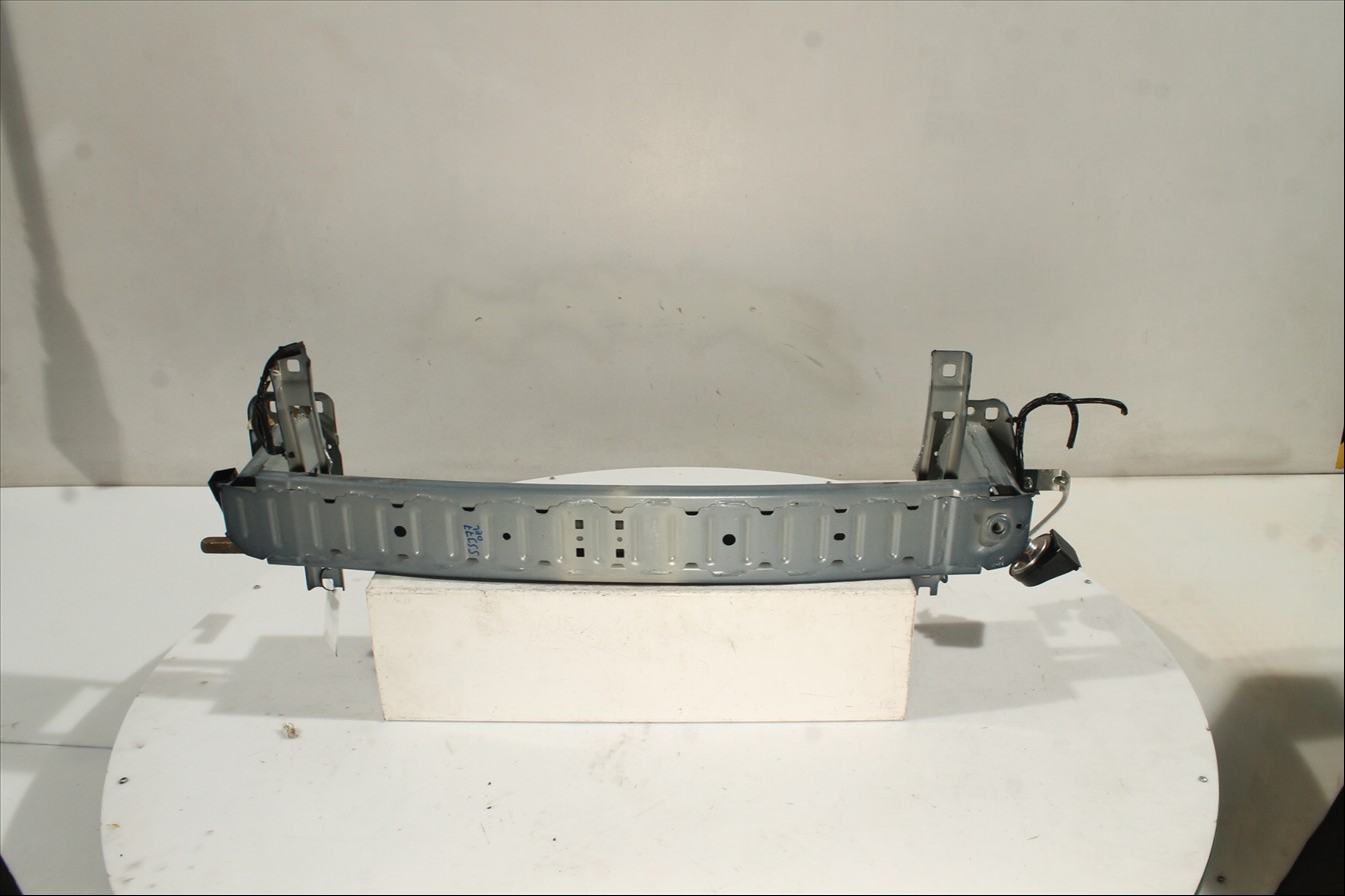 Traviesa paragolpes Del.