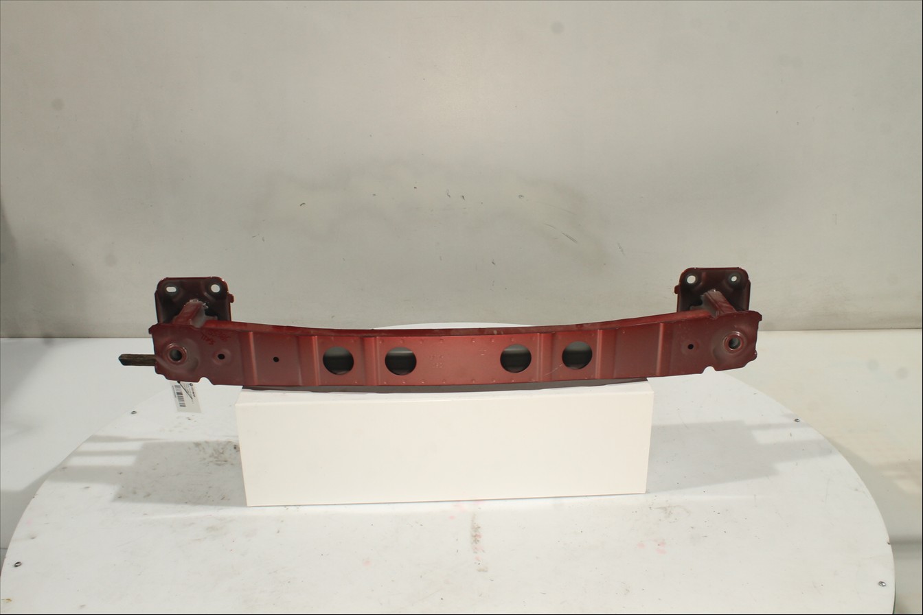 Traviesa paragolpes Tra.