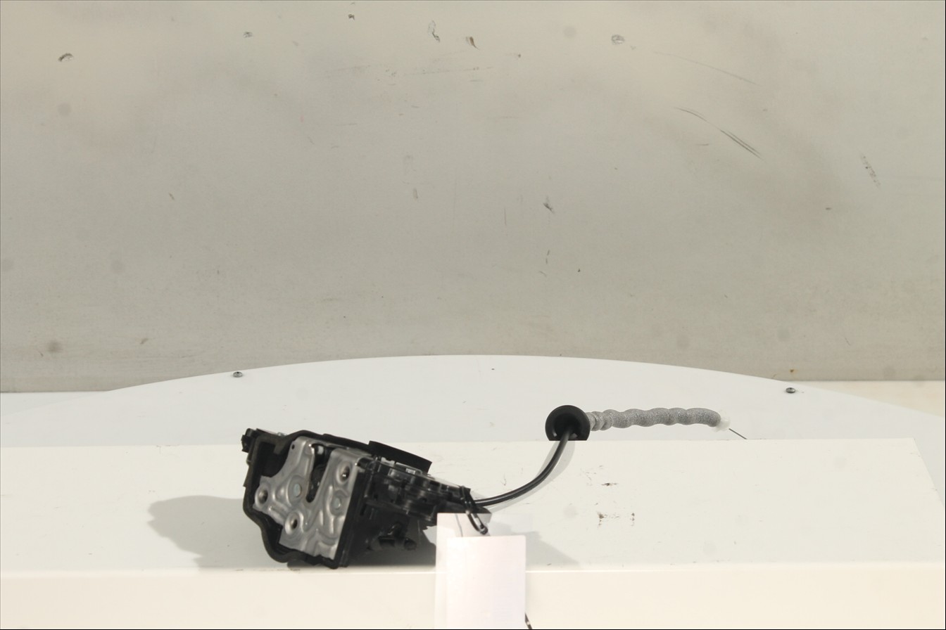 Cerradura puerta Del. Izq.