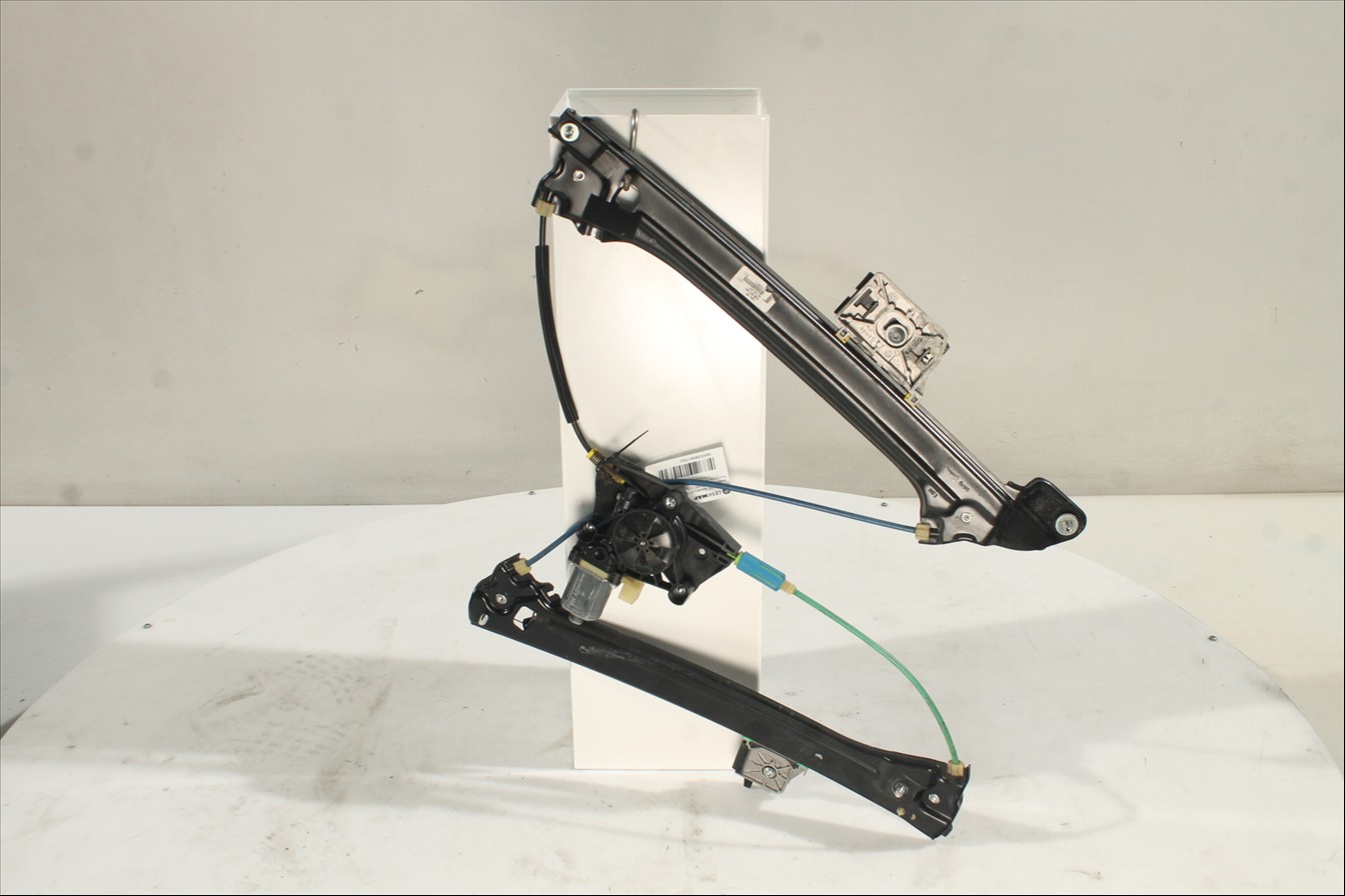 Elevalunas eléctrico puerta Del. Der.