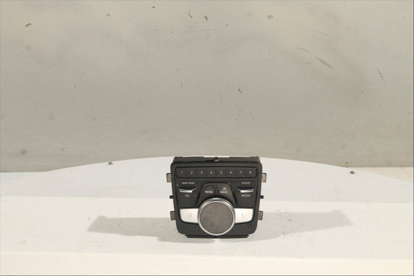 Mando control pantalla informacion