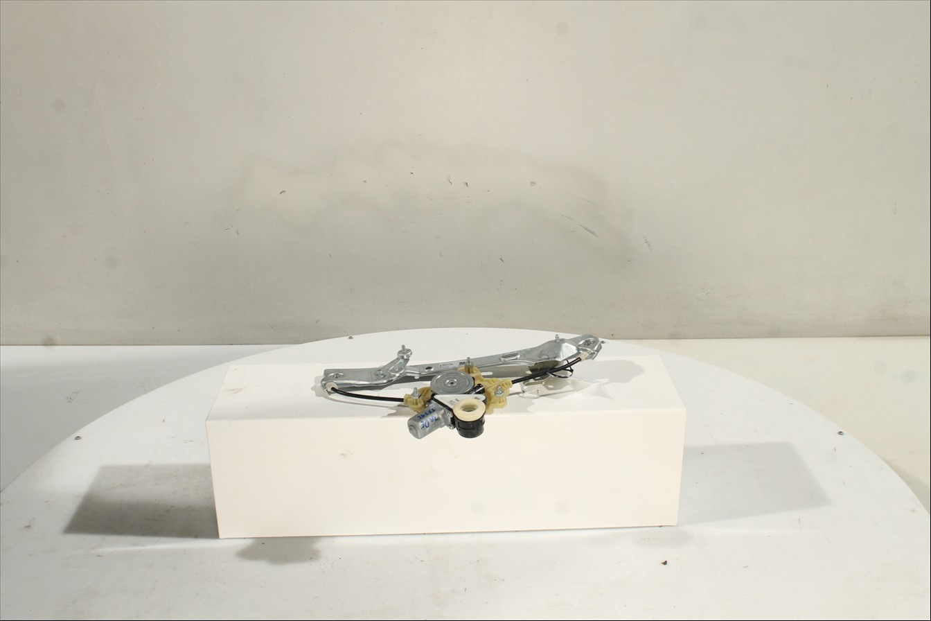 Elevalunas eléctrico puerta Tra. Der.