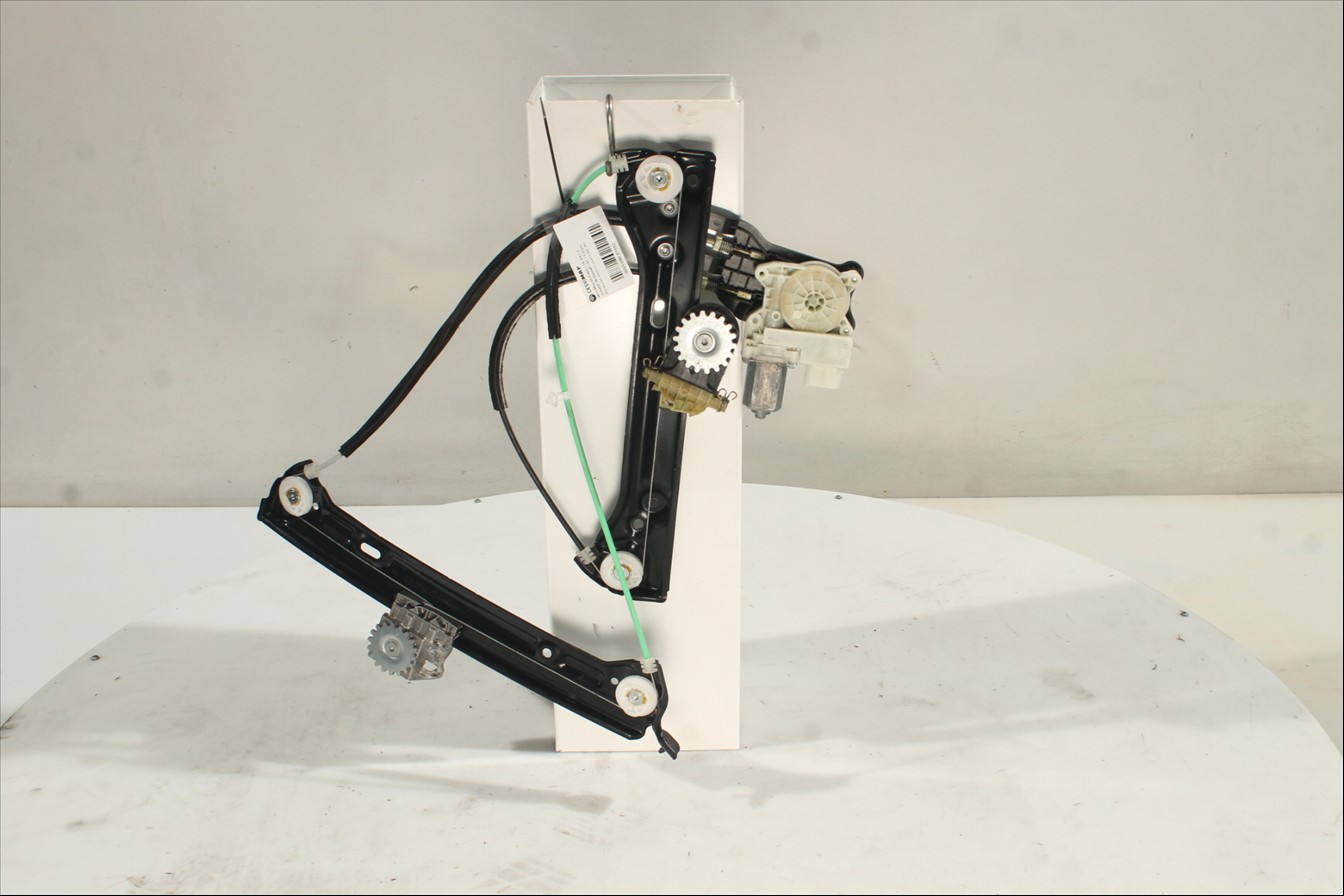 Elevalunas eléctrico puerta Del. Der.