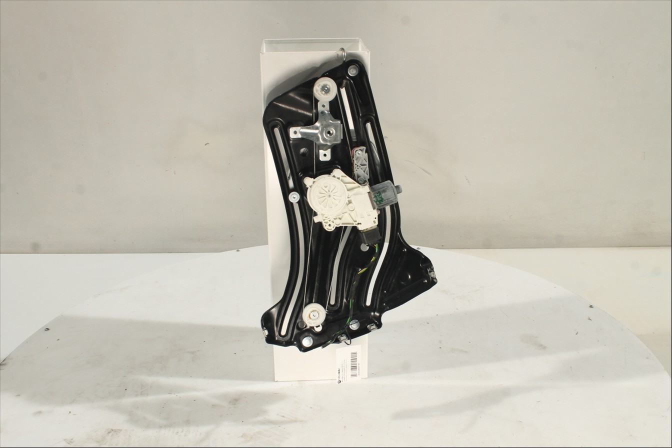 Elevalunas eléctrico puerta Tra. Izq.