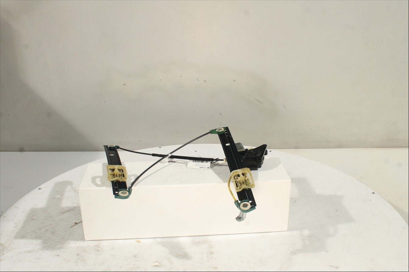 Elevalunas eléctrico puerta Del. Der.