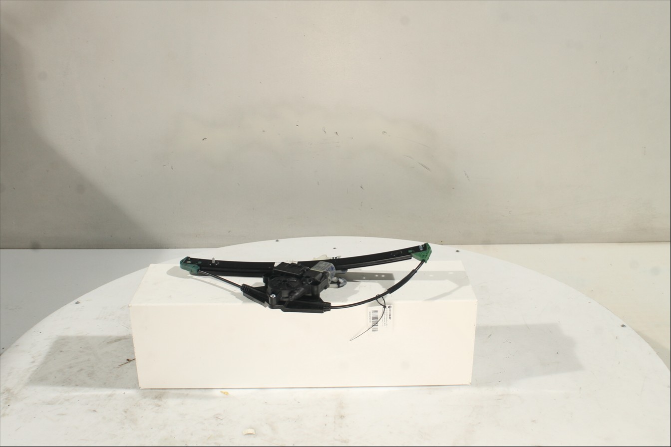 Elevalunas eléctrico puerta Tra. Izq.