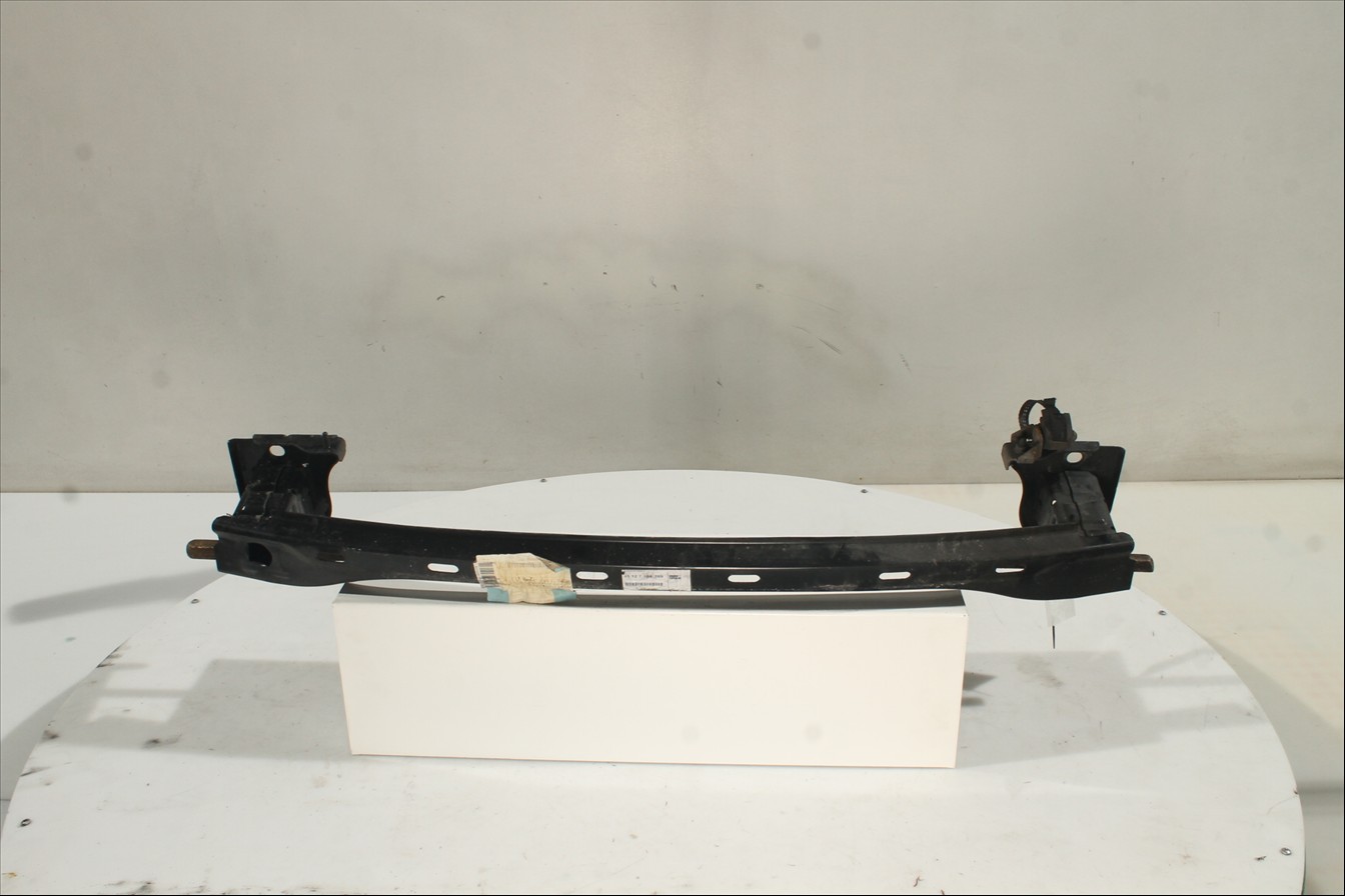 Traviesa paragolpes Tra.