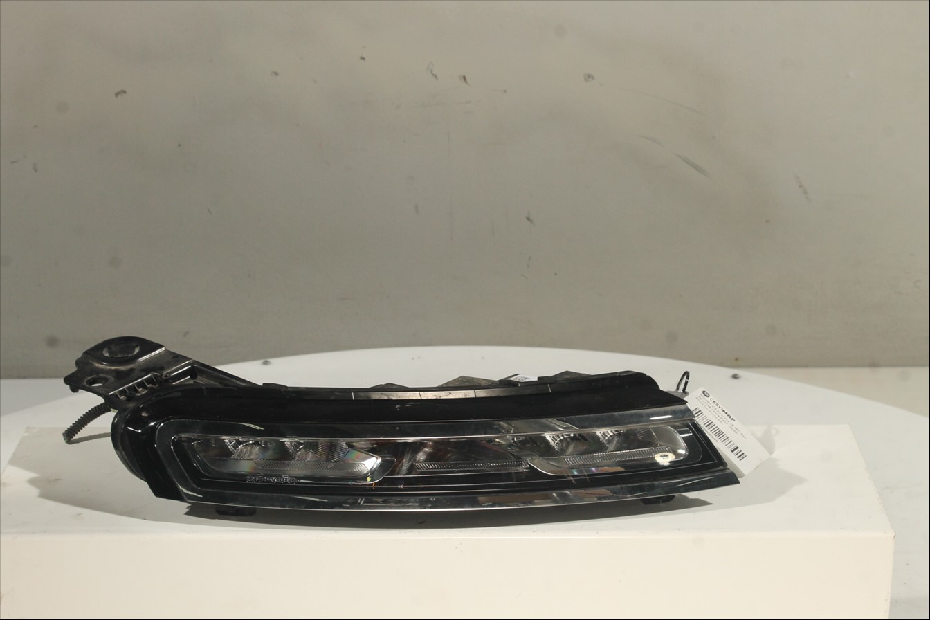 Piloto luz diurna Der.