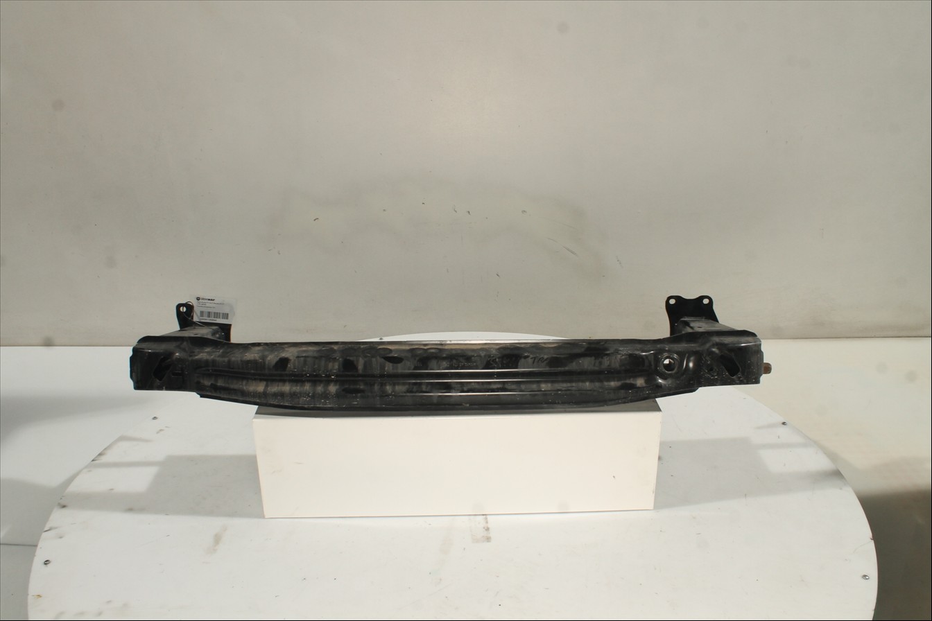 Traviesa paragolpes Tra.