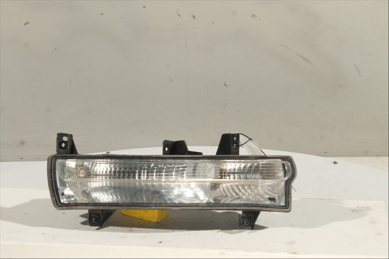 Piloto luz diurna Izq