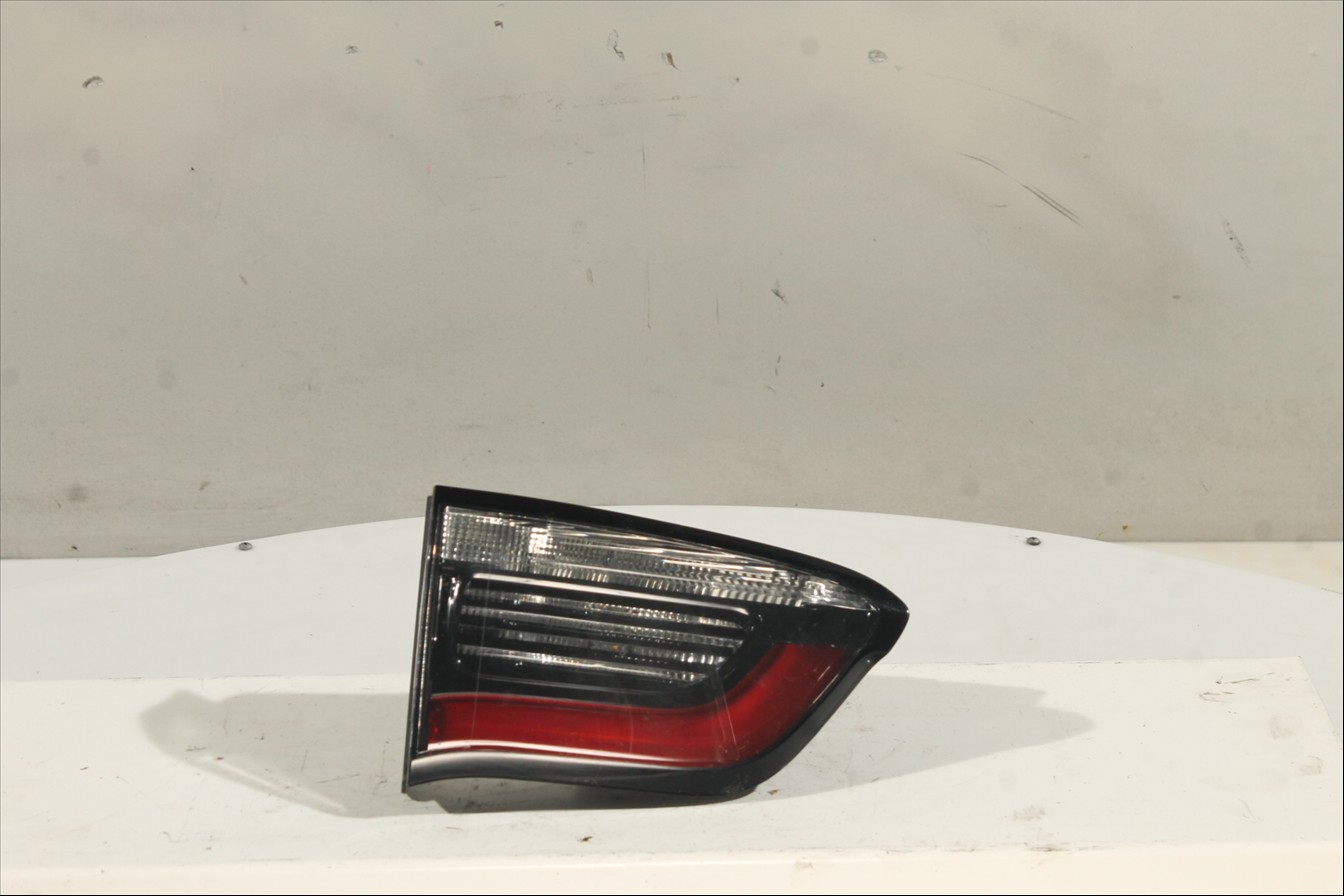 Piloto interior Tra. Izq.