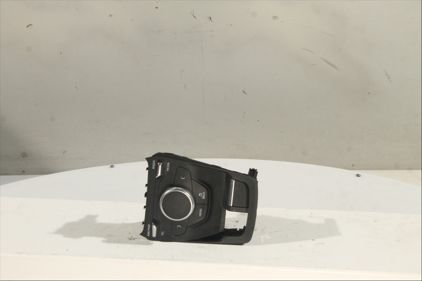 Mando control pantalla informacion