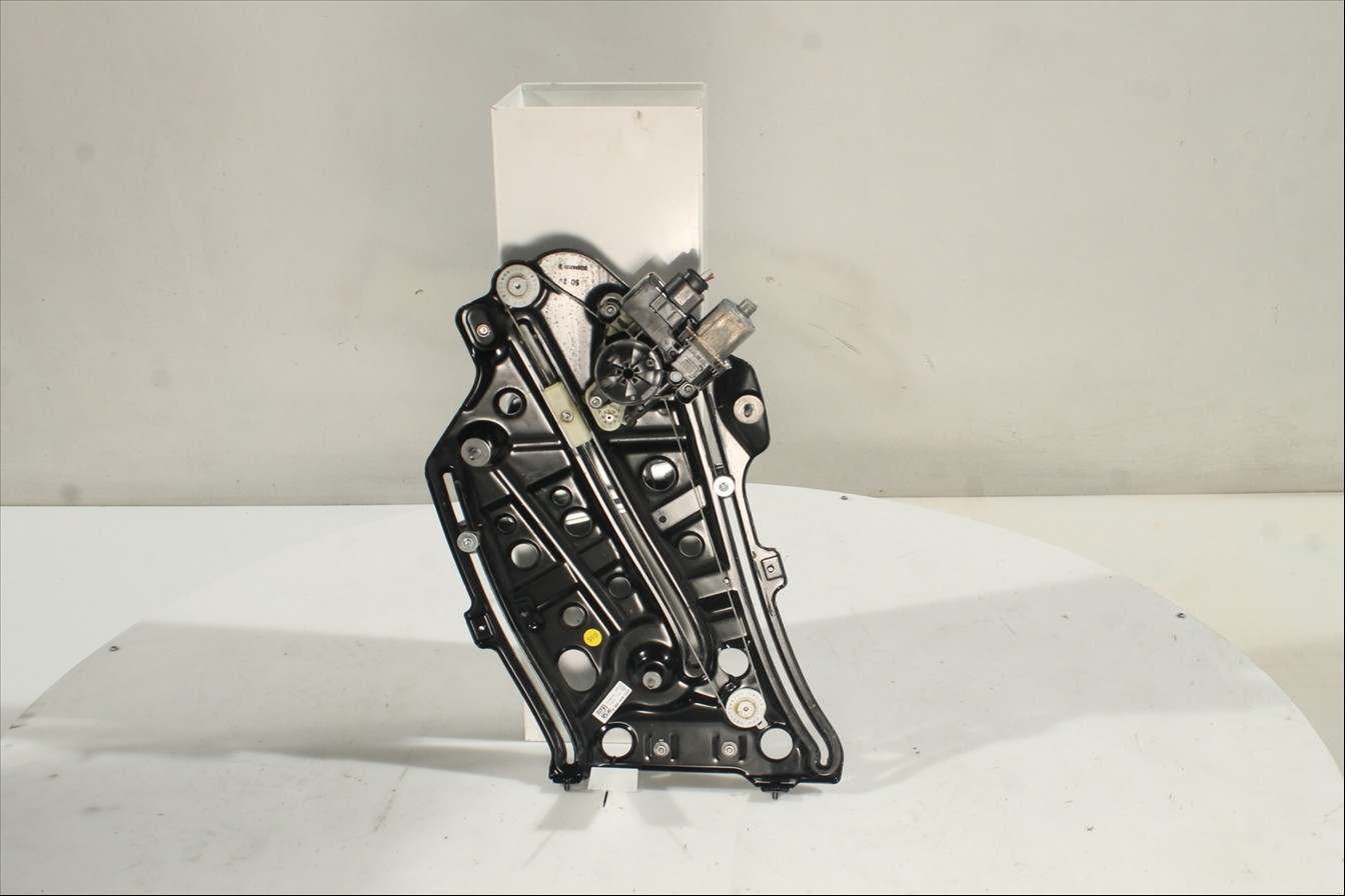 Elevalunas eléctrico puerta Tra. Der.