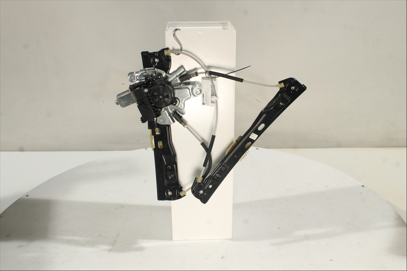 Elevalunas eléctrico puerta Del. Der.