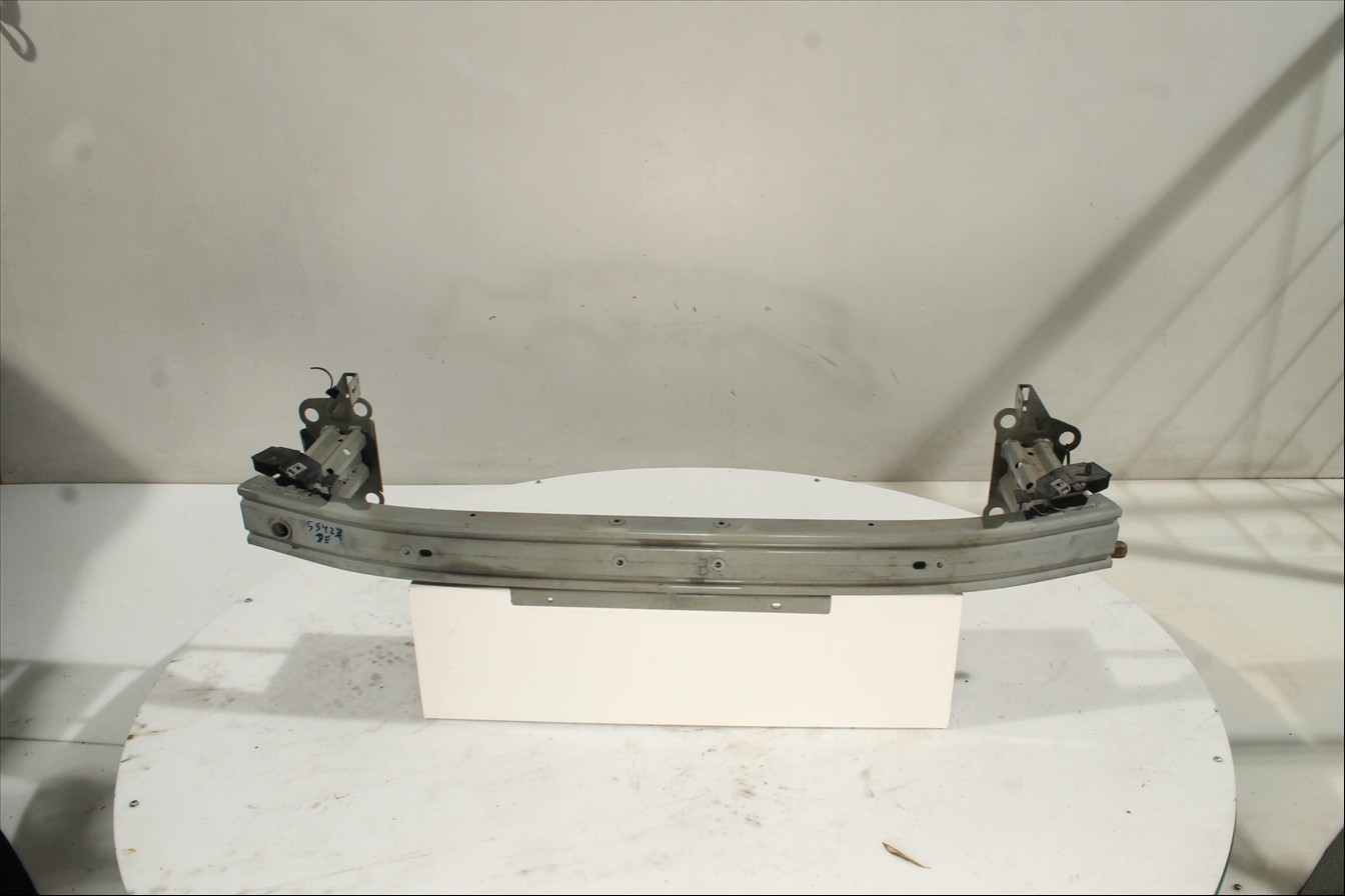 Traviesa paragolpes Del.