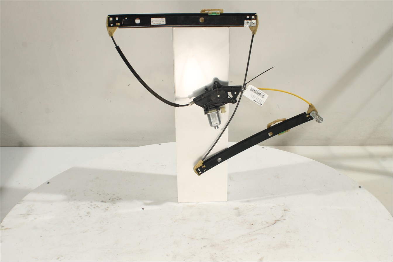 Elevalunas eléctrico puerta Del. Der.