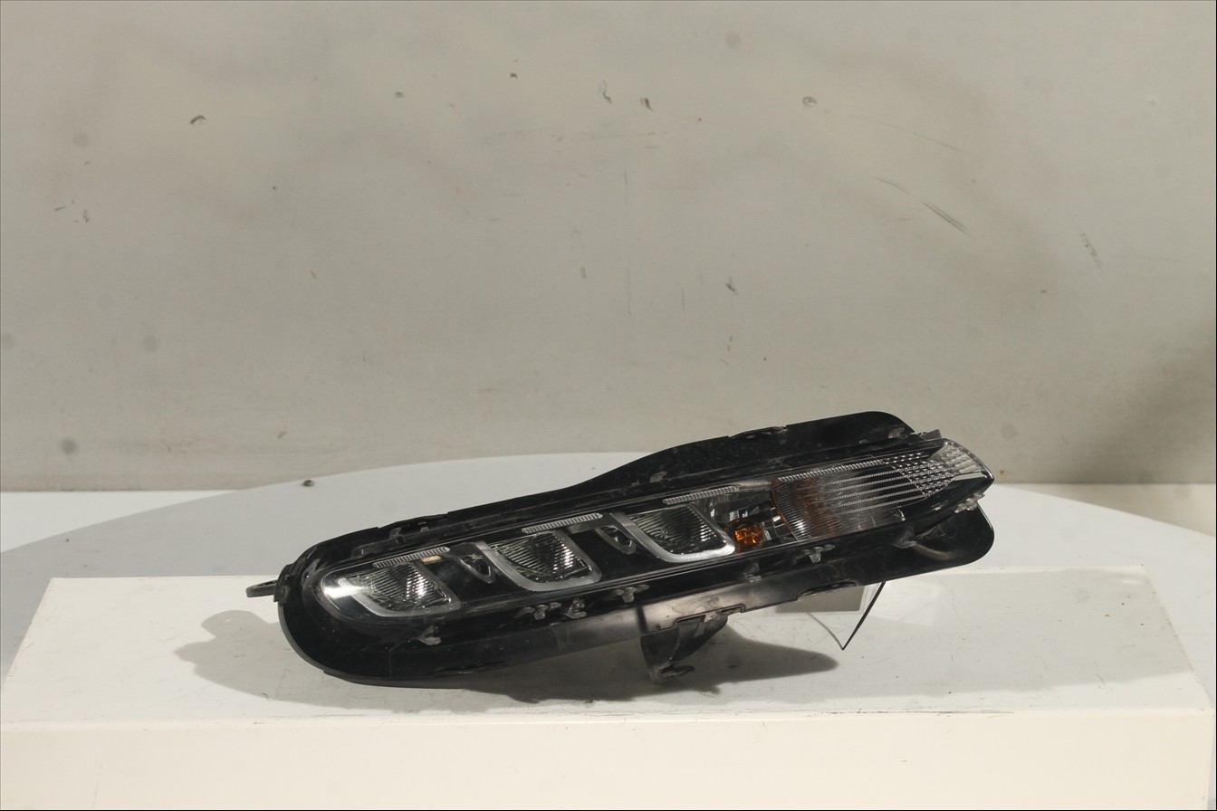 Piloto luz diurna Der.