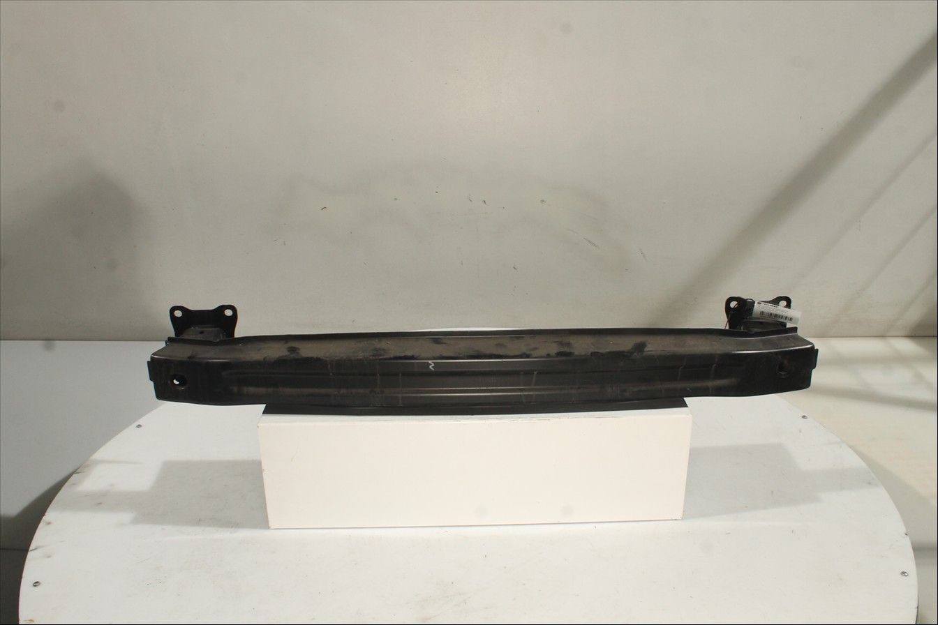 Traviesa paragolpes Tra.