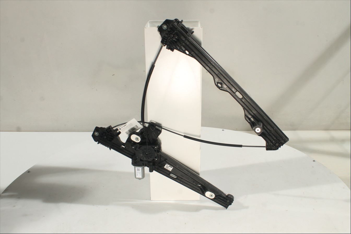 Elevalunas eléctrico puerta Del. Der.