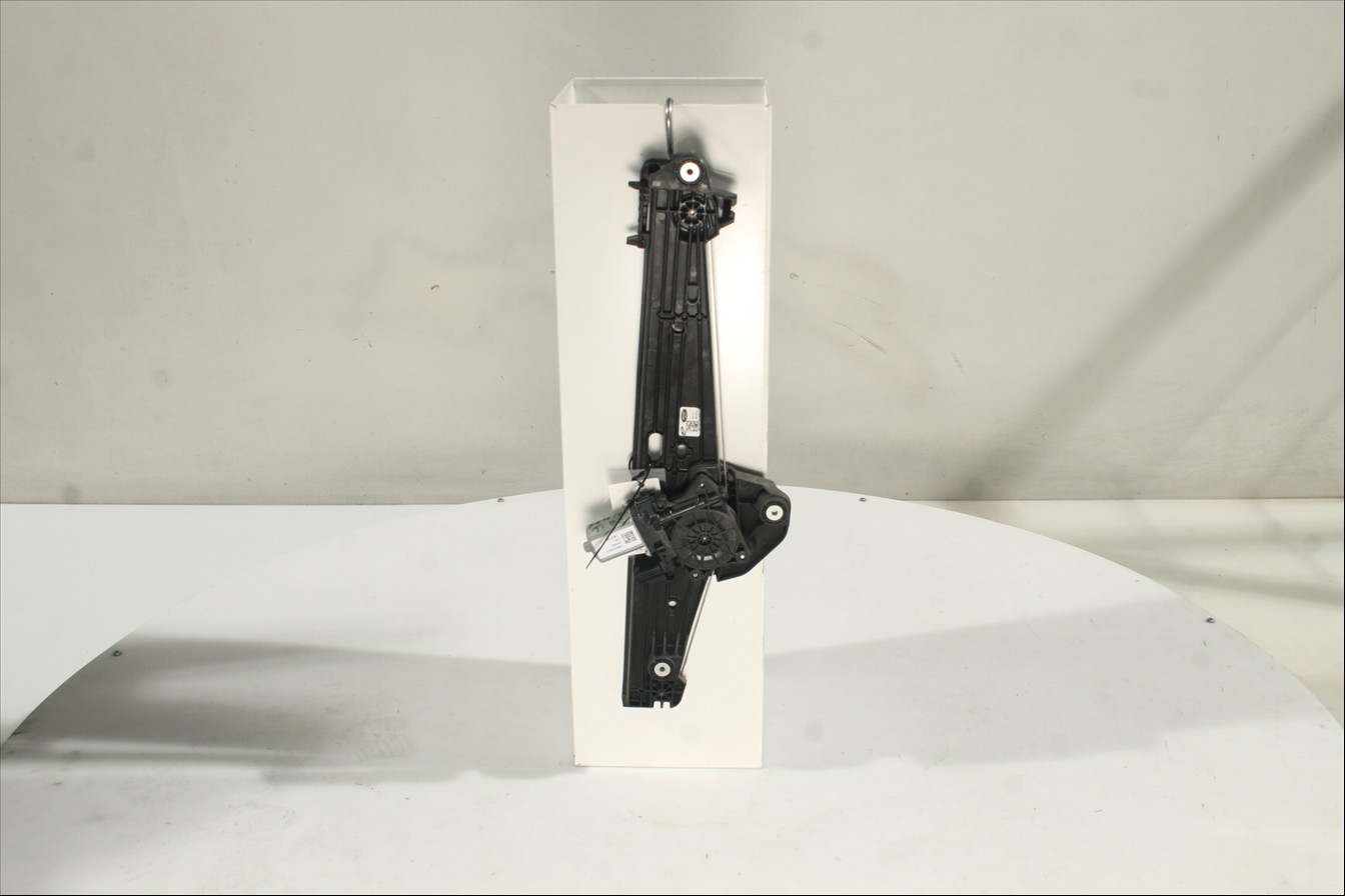 Elevalunas eléctrico puerta Tra. Der.