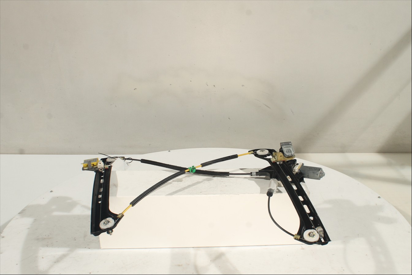 Elevalunas eléctrico puerta Del. Der.