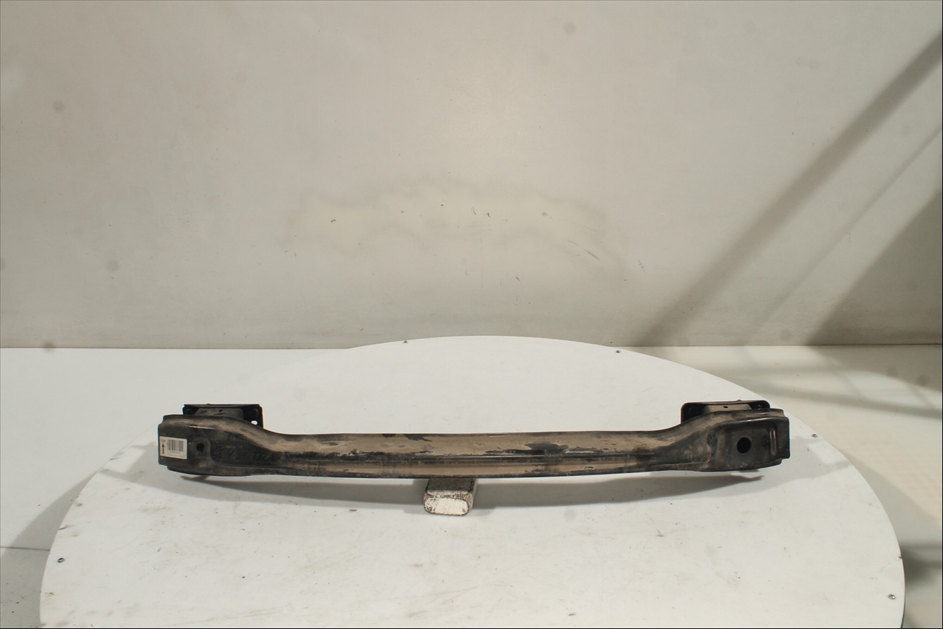 Traviesa paragolpes Tra.