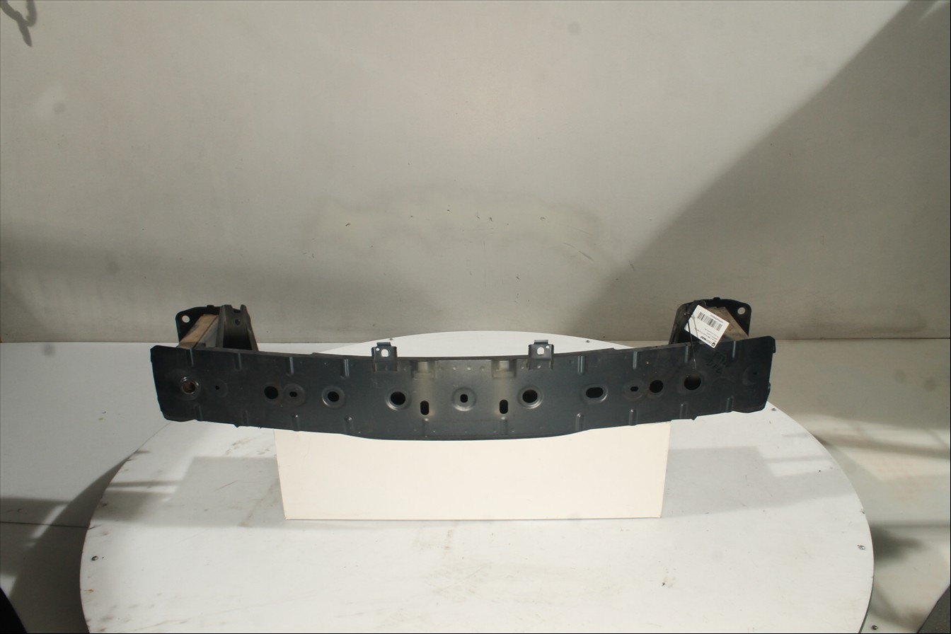 Traviesa paragolpes Del.