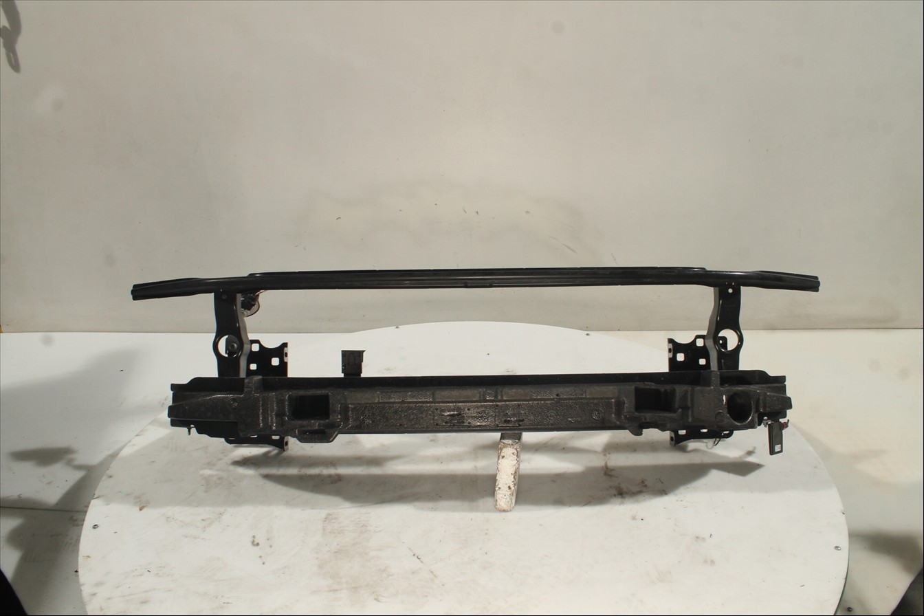 Traviesa paragolpes Del.