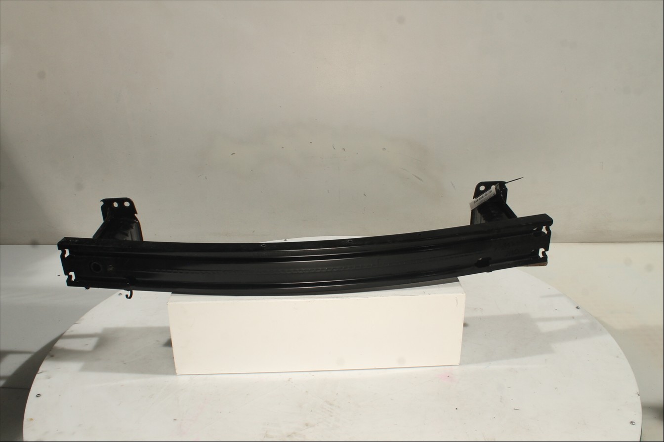 Traviesa paragolpes Del. Sup.