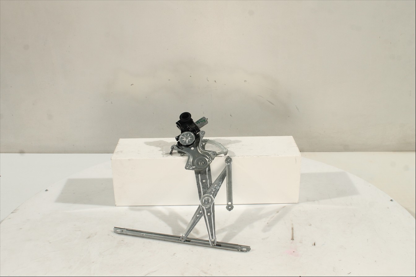 Elevalunas eléctrico puerta Del. Der.