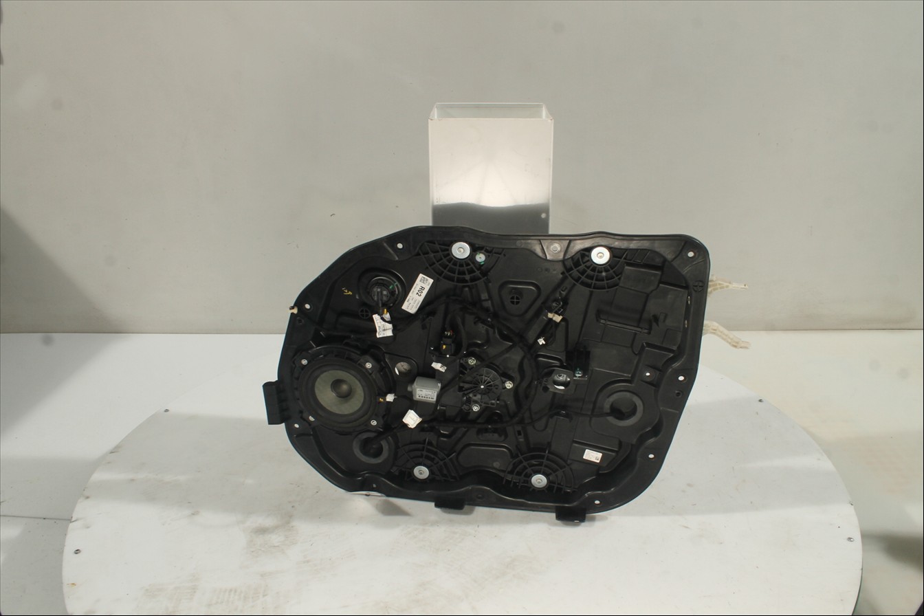 Elevalunas eléctrico puerta Del. Der.