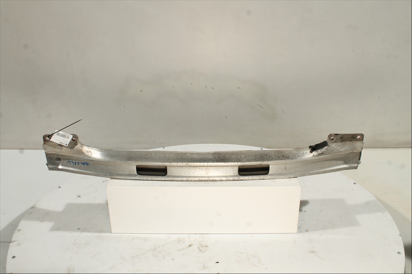 Traviesa paragolpes Tra.