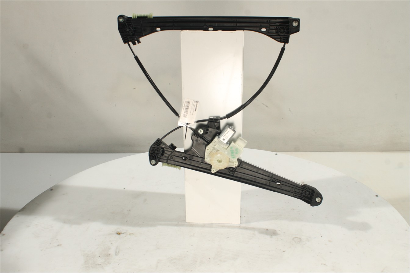 Elevalunas eléctrico puerta Del. Der.