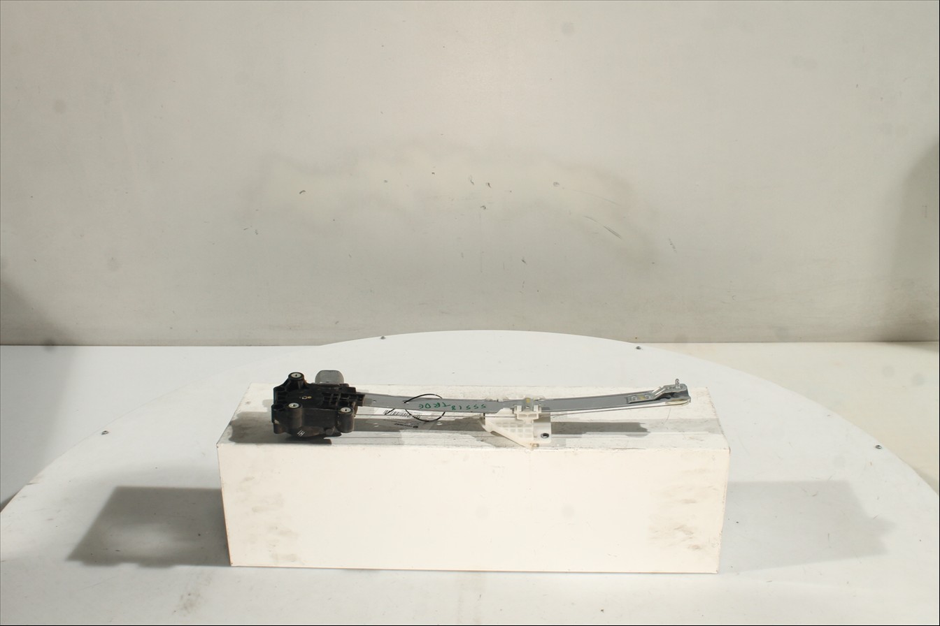 Elevalunas eléctrico puerta Tra. Der.