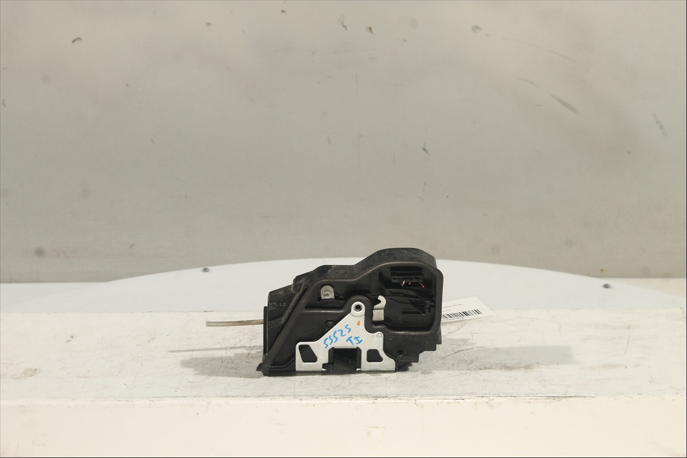 Cerradura puerta Tra. Izq.