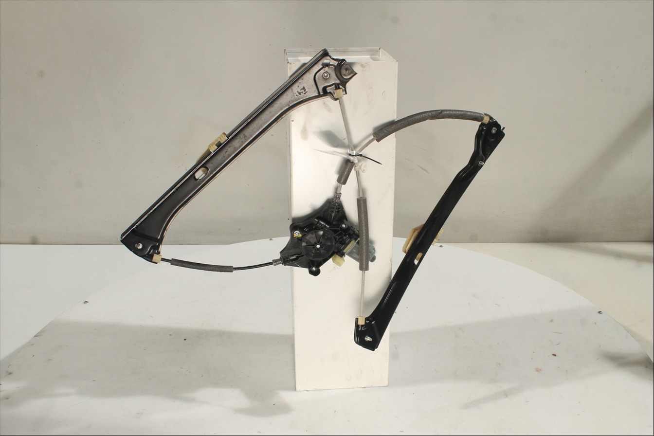 Elevalunas eléctrico puerta Del. Der.