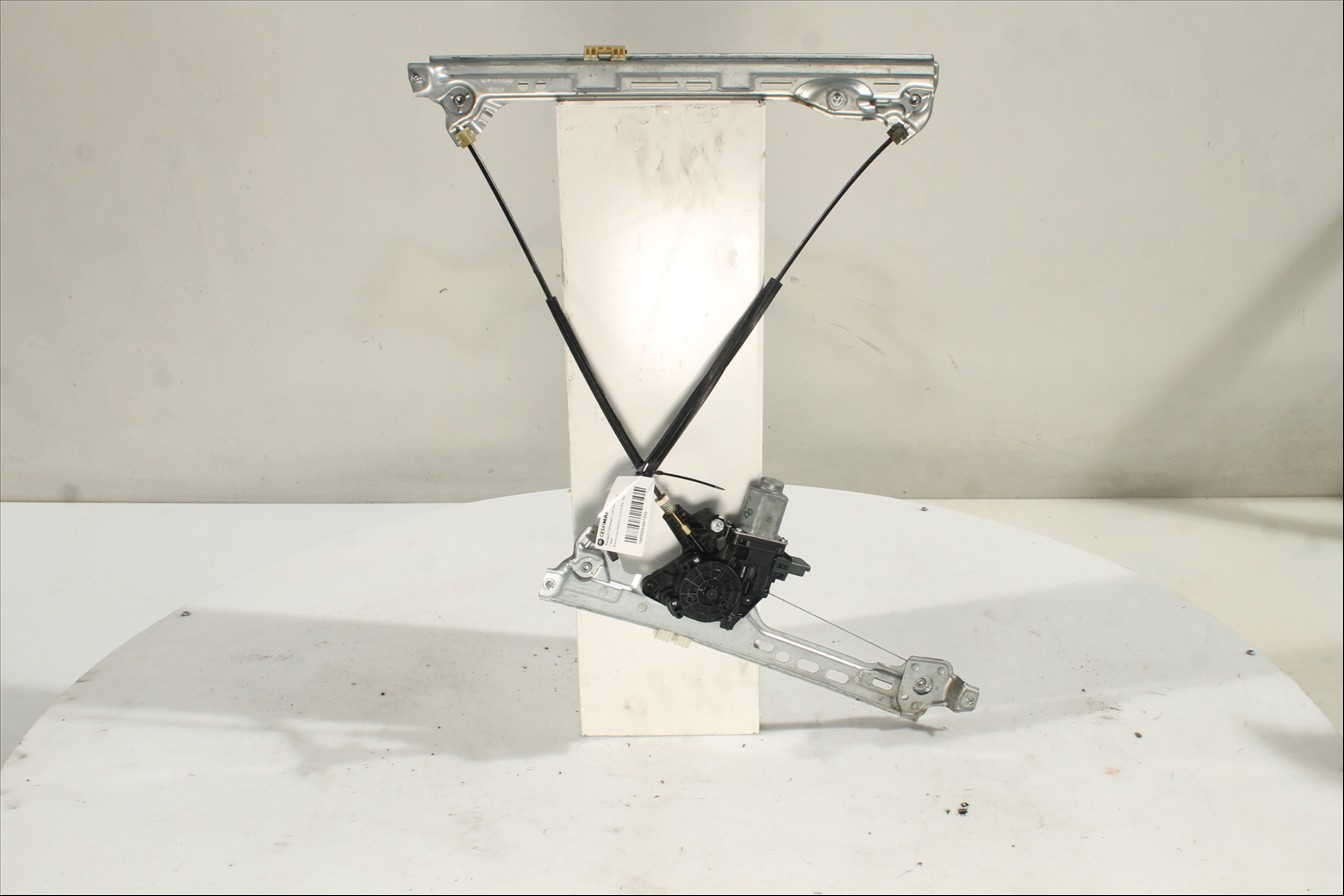 Elevalunas eléctrico puerta Del. Der.