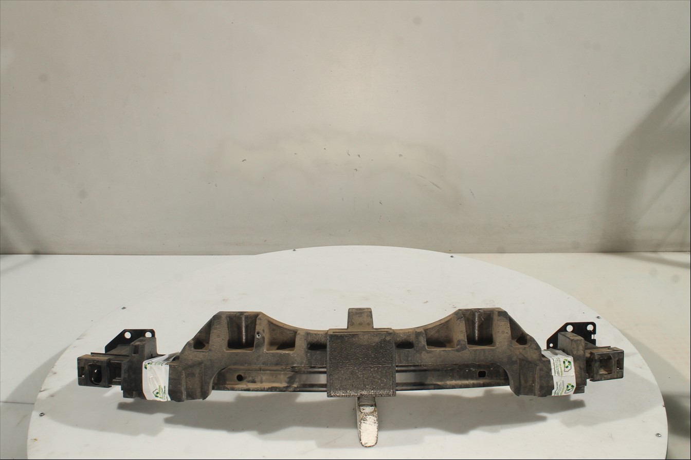 Traviesa paragolpes Tra.