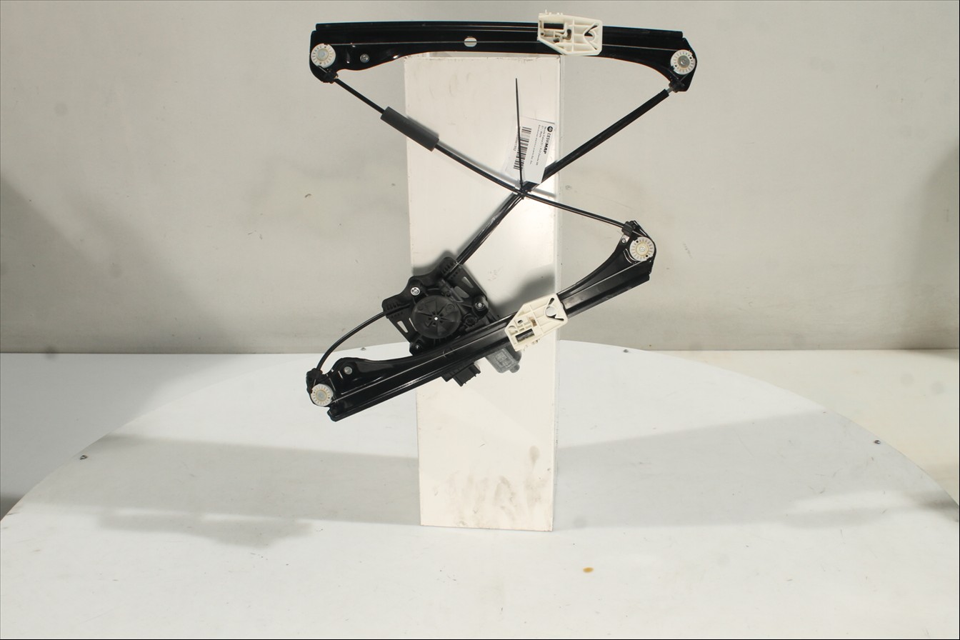 Elevalunas eléctrico puerta Del. Der.