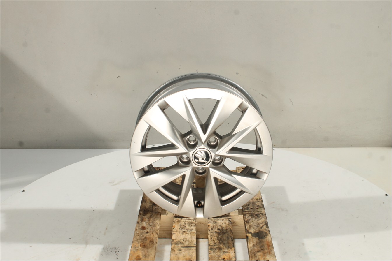 Llanta aluminio Tra. Izq.