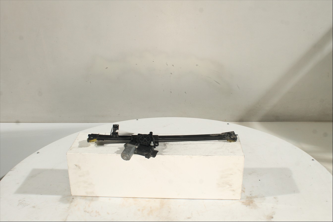 Elevalunas eléctrico puerta Del. Der.