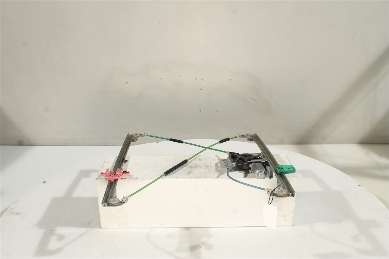 Elevalunas eléctrico puerta Del. Der.