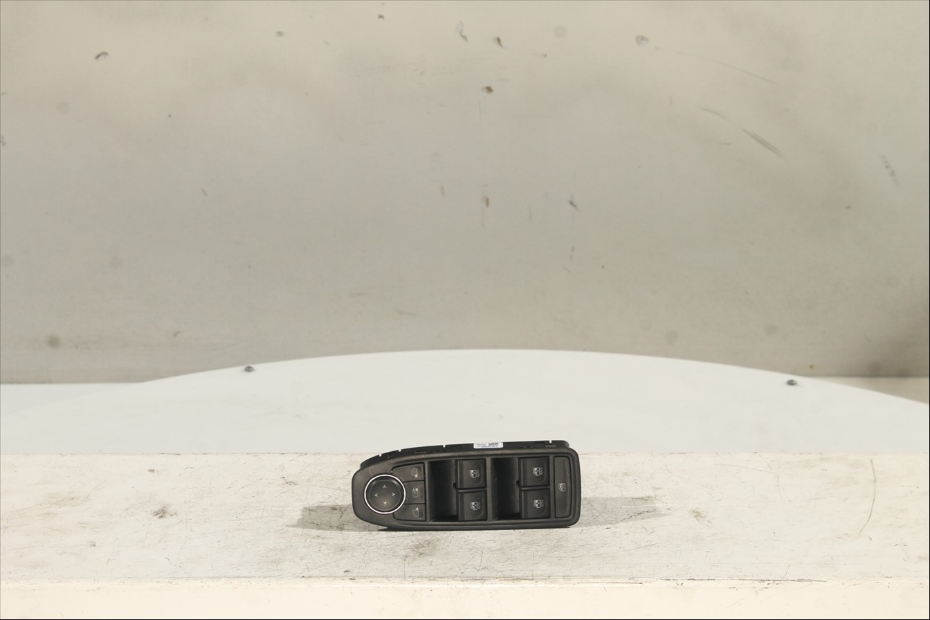 Interruptor elevalunas Del. Izq.