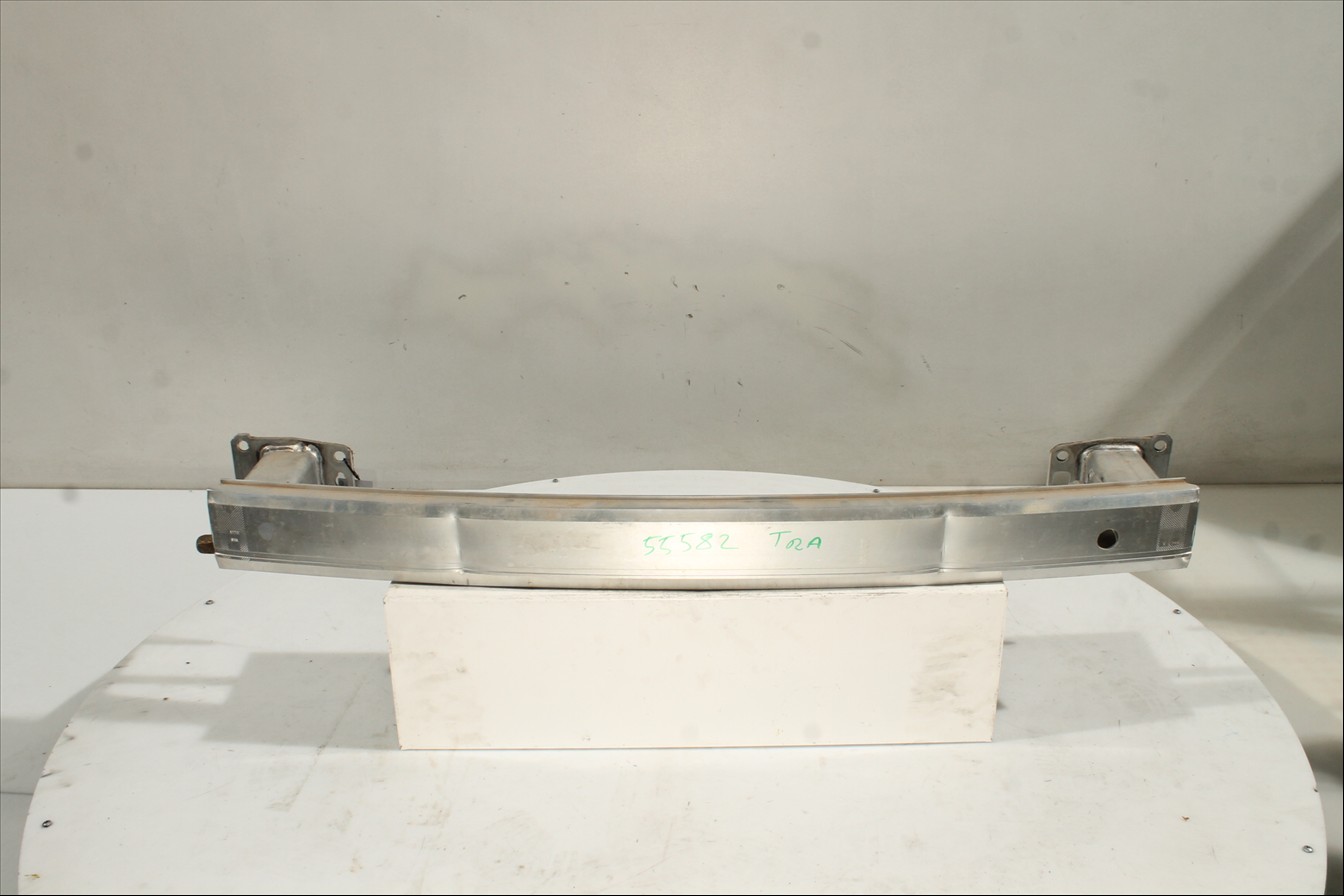 Traviesa paragolpes Tra.