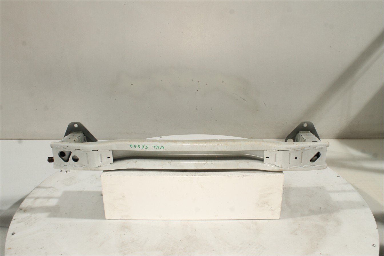 Traviesa paragolpes Tra.