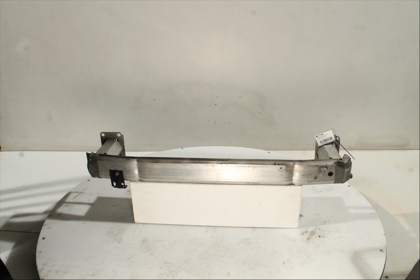 Traviesa paragolpes Del.